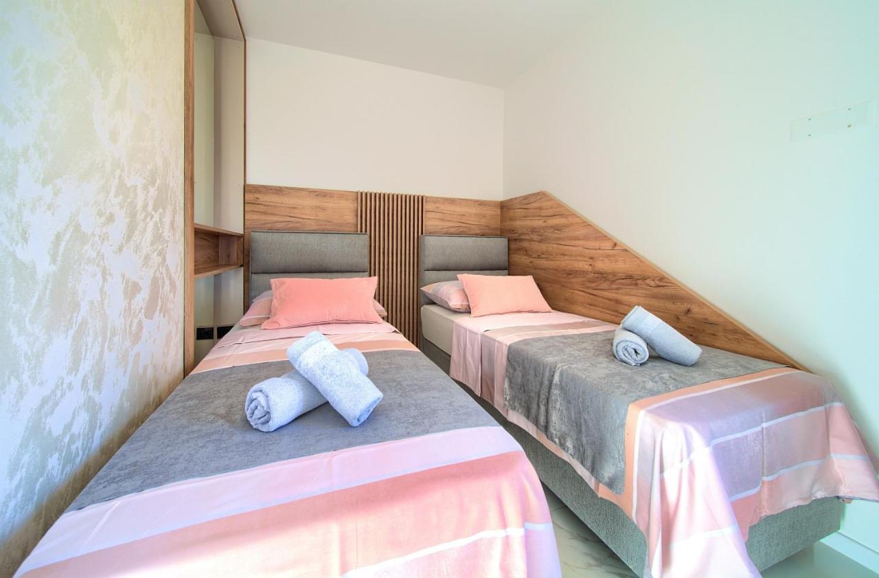 Penthouse Rosa Apartment Malinska Luaran gambar